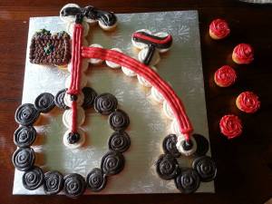 Bicycle Pull a Part Cake made with mini cupcakes